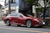 LEXUS　LS500hエグゼクティブ　AWD